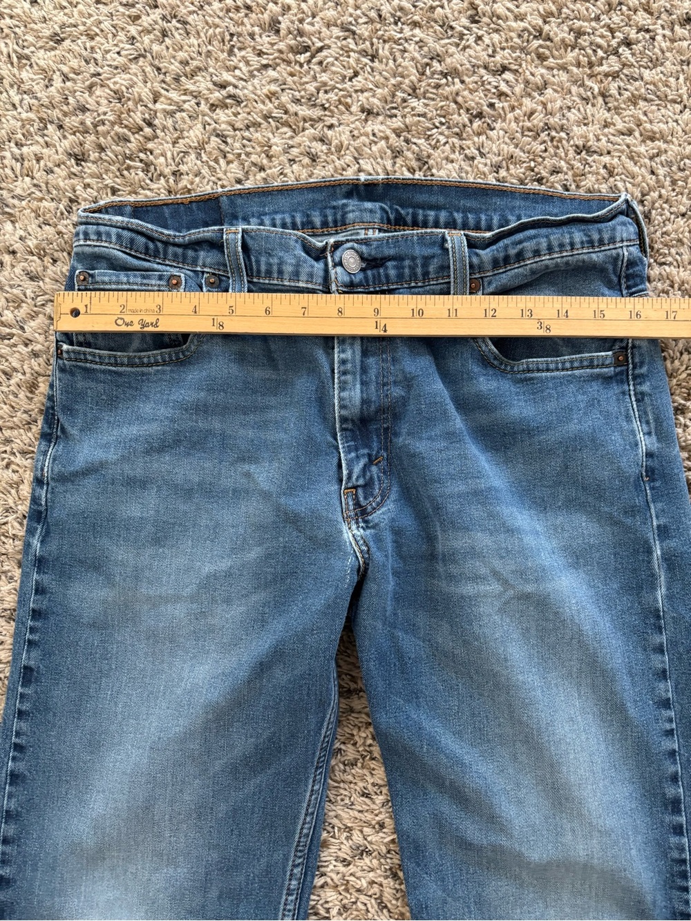 Levi’s 501 Men’s Jeans 34x34 Blue Straight Leg Button Fly Distressed Vintage - Picture 3 of 9